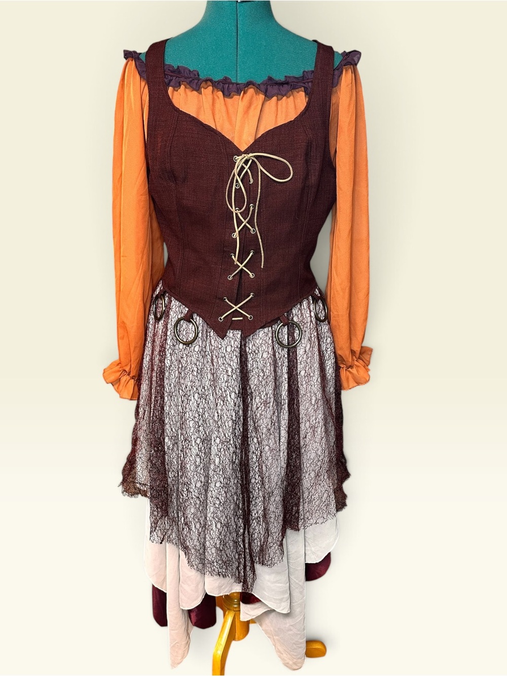Hocus Pocus Mary Sanderson Costume | Spirit Halloween | Adult Size M